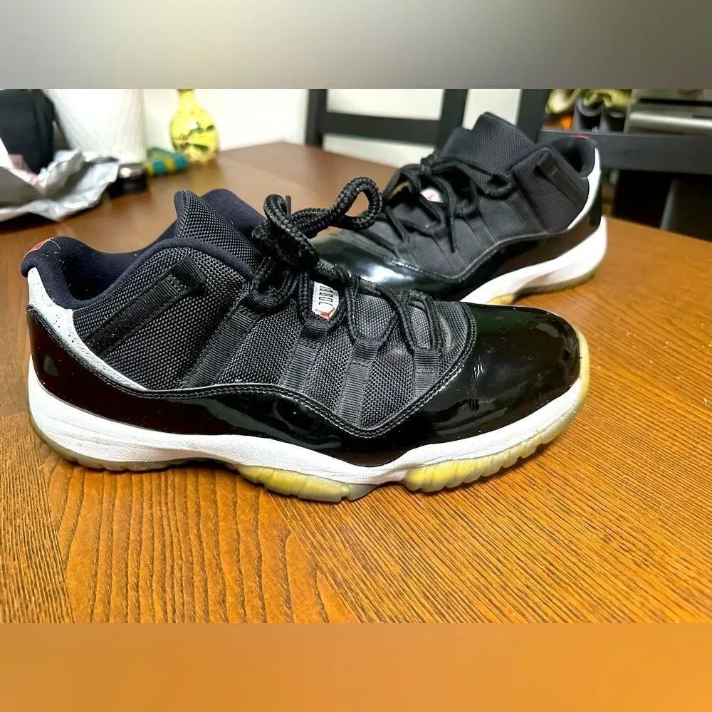 Air Jordan 11 low ‘infrared 23’ size 10